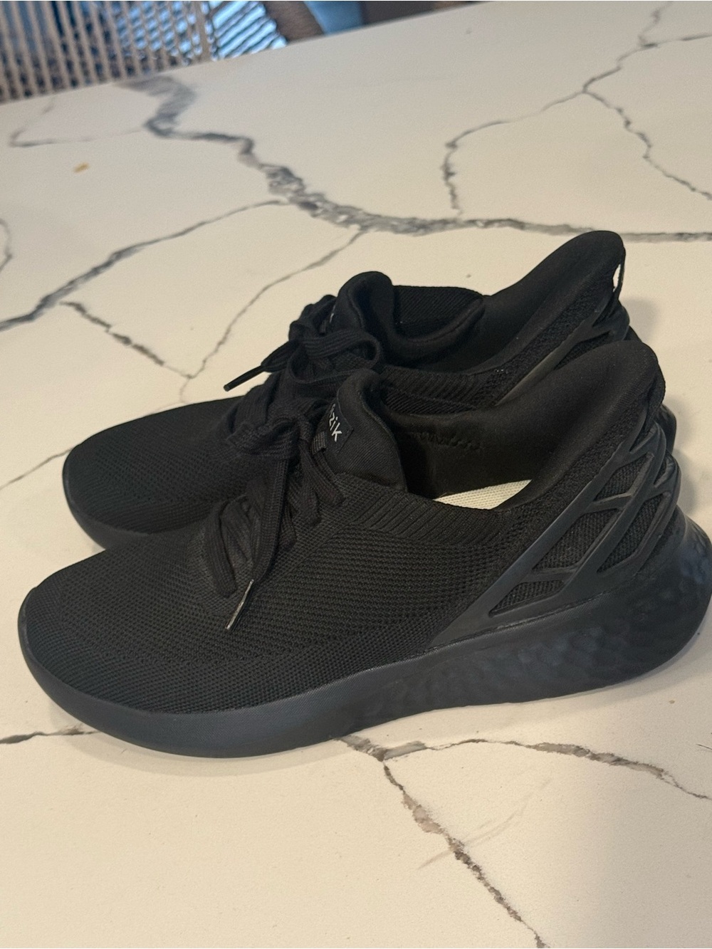 Kizik Athens Black Hands-Free Slip-On Sneakers Women’s 7.5